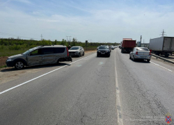 Ребенок и четверо взрослых попали в больницу после массового ДТП под Волгоградом