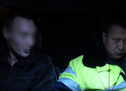 Опубликовано видео с волжанином, угнавшим автобус ради купания в купели
