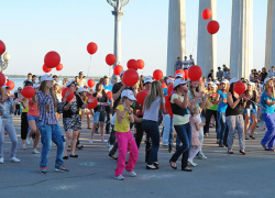 Niletto на набережной, салют и фестиваль плова: афиша на День молодежи в Волгограде