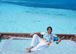 «Балдёжный кайфушник» Прохор Шаляпин с Мальдив зарядил россиян на странные покупки