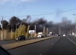 Крупный пожар возле ТРЦ «Акварель» в Волгограде попал на видео
