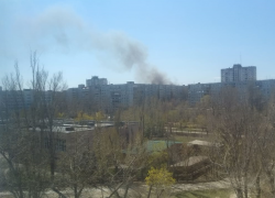 Рядом с «Парк Хаусом» тушат крупный пожар