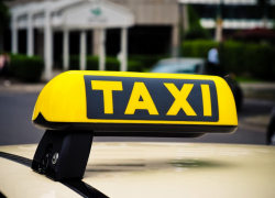 Появление серого рынка такси предсказал политолог: вернутся чаты и машины на остановках
