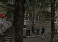 Окровавленное тело женщины нашли в центре Волгограда