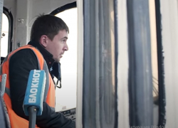 В Волгограде автобус столкнулся с троллейбусом: есть пострадавшая