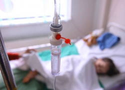 7-летняя девочка и 12-летний мальчик угодили под колеса авто в Волгоградской области