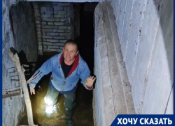 «У нас бассейн в подвале и нет отопления, а нам советуют стирать по графику»: двухэтажка на юге Волгограда оказалась на грани