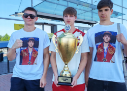 Гимн РФ прозвучал в честь победы 17-летнего волгоградца Прохора Старцева на чемпионате Европы по боксу