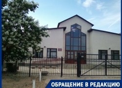 «Автобус под небом ржавеет»: на волгоградском острове водители отказываются возить учеников в школу