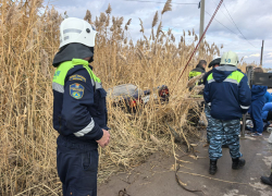 Двое 15-летних погибли в утонувших "Жигулях" в Волгограде