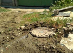 Без холодной воды в иссушающую жару остались около десятка домов в Волгограде