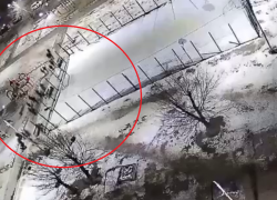 Массовая драка со школьниками в Волгограде попала на видео