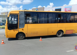 Автобус сбил деда-бегуна у «Акварели» в Волгограде