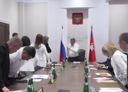 Губернатор Бочаров увез чиновников на автобусе в неизвестном направлении 