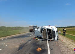 Ребенок погиб после "кувырка" "УАЗа" под Волгоградом: видео