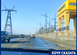 Ямы занимают 30%: как выглядят два года ремонта моста через Волжскую ГЭС