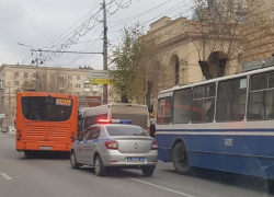 Маршрутка протаранила автобус в центре Волгограда