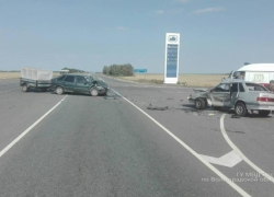Четыре человека попали в больницу из-за ДТП двух ВАЗов в Волгоградской области