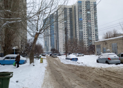 По просьбе СМИ в Волгограде расчистили от снега дорогу к дому мэра Владимира Марченко