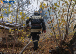 Крупное возгорание душит гарью жителей юга Волгограда