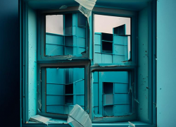 «Сказали дедушке, что деревянные рамы запрещены»: в Волгограде в суд передают дело о мошенничестве на пластиковых окнах