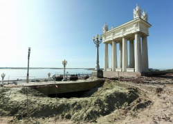 Политические партии решили единогласно выбрать спикера гордумы и главу Волгограда