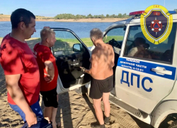 Машина с пассажиром утонула в реке под Волгоградом