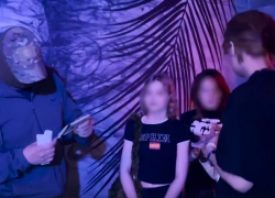 Облава в ночном клубе Gossip попала на видео в Волгограде