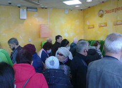 В Волгоградской области выстроились очереди к отделениям Сбербанка