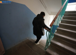 Жильцы двух подъездов пострадавшего от взрыва дома в Петров Вале вернулись в квартиры