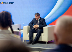 "Омикрон" имеет нетипичные для ковида симптомы: Андрей Бочаров заявил о надвигающемся опасном штамме