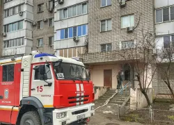 Людей срочно вывели спасатели из горящей 9-этажки в Волгограде