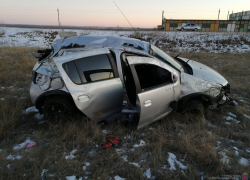 Ехал по дороге в село: водитель Renault умер на месте ДТП в Волгоградской области