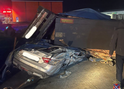 Большегруз расплющил Lada под Волгоградом: в шок-ДТП погибла женщина