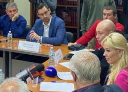 Екатерина Мизулина в экстремально-розовом наряде приехала защищать скейтеров Волгограда 