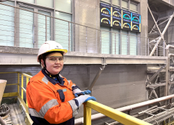 На фабрике Гремячинском ГОКа появился гигантский производственный монитор