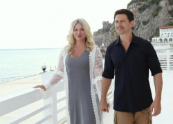 Звезда сериала из нулевых «Бедная Настя» Антон Макарский приехал с женой в Волгоград