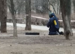 В Волжском возле жилого дома нашли гранату