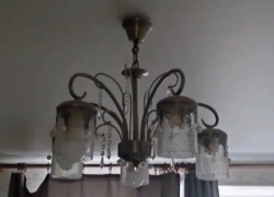 "Все заливает": крыши МКД не выдержали снегодождя в Волгограде 