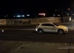 Лихач на внедорожнике Mercedes сбил 16-летнего подростка в центре Волгограда