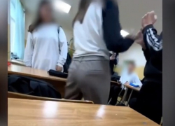 Подробности школьного буллинга бурно обсуждают волгоградцы в соцсетях