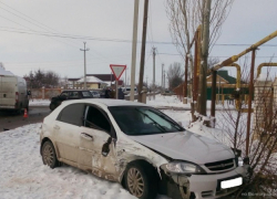 Водитель Chevrolet протаранил «Ниву» и попал в больницу в Волгоградской области