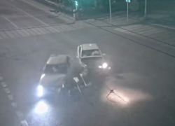 Лихач на «Приоре» отправил трех волгоградцев в больницу: видео