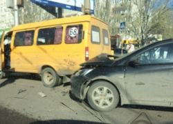 Сразу два ДТП парализовали движение на Спартановке в Волгограде