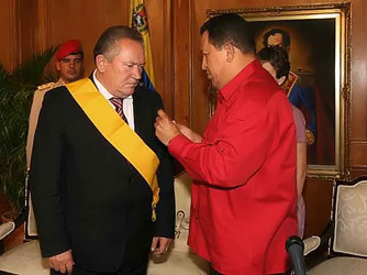 Экс-губернатор Волгоградской области собирается на похороны Уго Чавеса