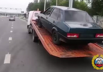 Рухлядь с дорог Волгограда десятками вывозят на штрафстоянки