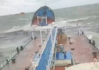 Разломило пополам: два построенных в Волгограде танкера терпят крушение