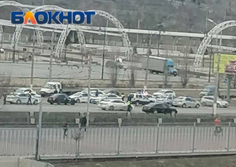 "Кого перехватывают?": полиция массово тормозит машины в Волгограде 