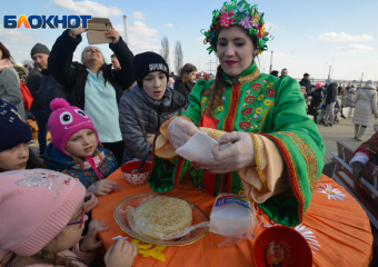 Волгоградская Масленица 2023: подробная афиша городских гуляний с блинчиками