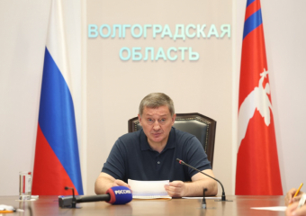 Трое жителей, включая ребенка, пострадали из-за массированной атаки украинских БПЛА на Волгоградскую область